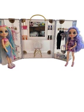 Rainbow High Deluxe Fashion Closet With 2 Dolls Amaya Raine Violet Willow
